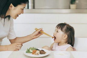 吃瓜娱乐君保姆带孩子,温馨日常与育儿心得分享